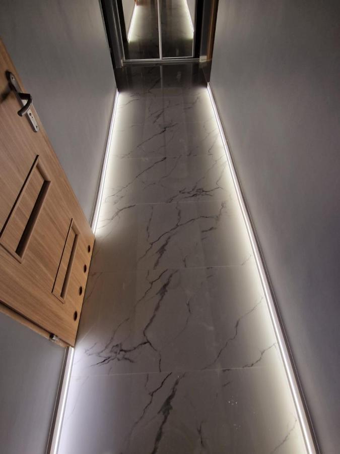 ラドムLuxury Aparments Klimatyzacja Z Prywatnym Parkingiemアパートメント エクステリア 写真